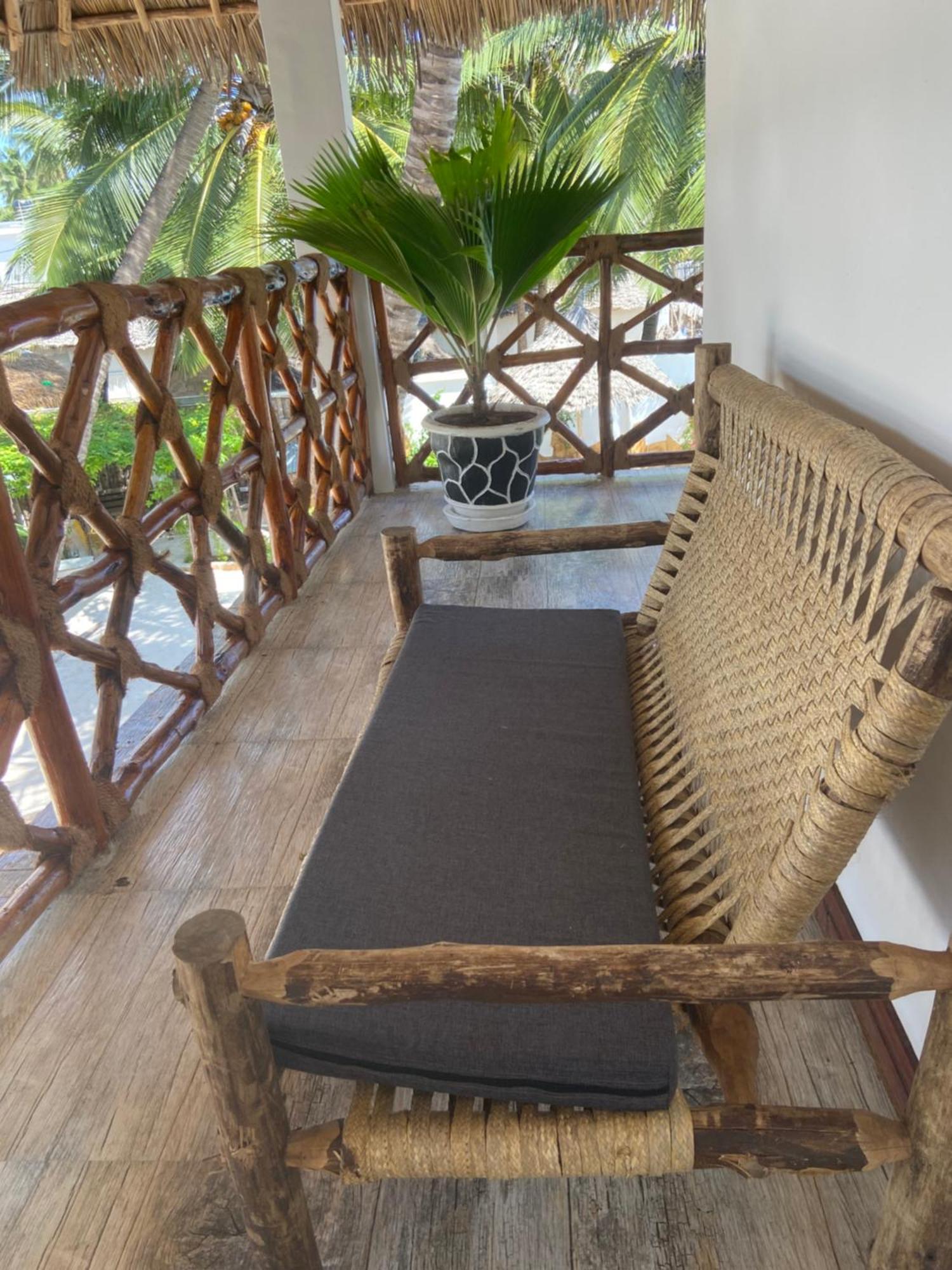 Bed and Breakfast Waka Waka Pwani Mchangani Esterno foto
