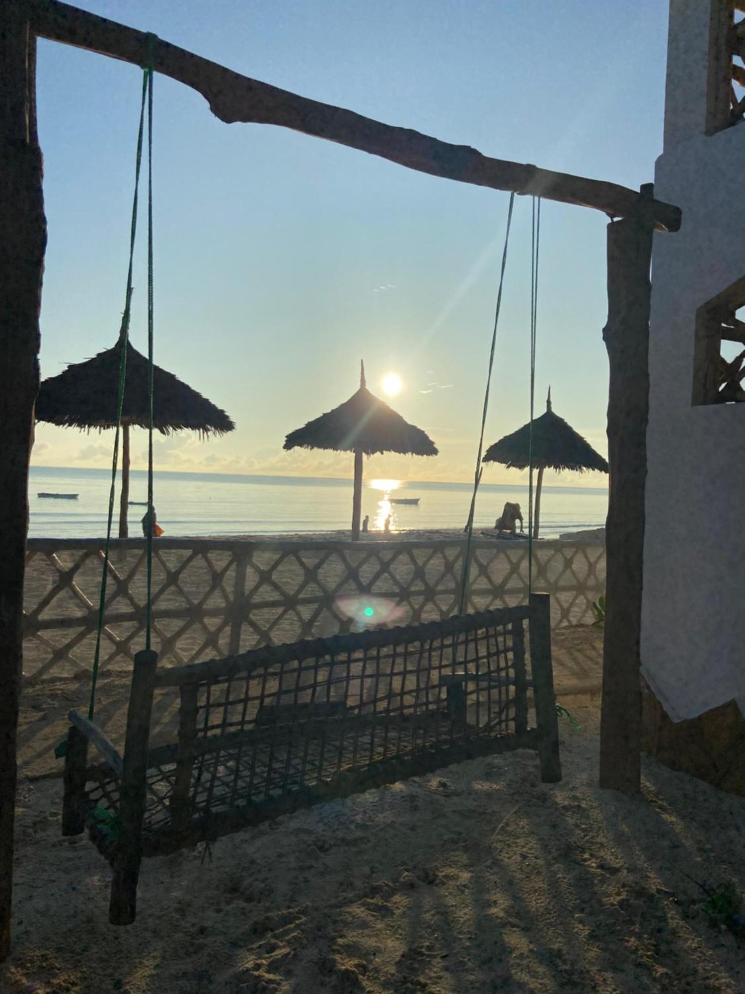 Bed and Breakfast Waka Waka Pwani Mchangani Esterno foto